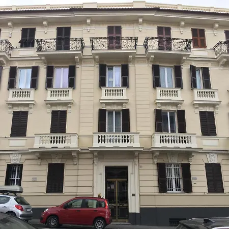La Casa Di Sara Apartment *